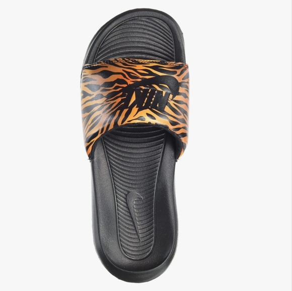 NWT Women's Nike Victori One Print Slides - Picture 8 of 16